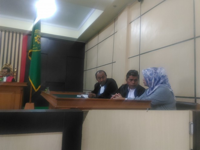 Dua terdakwa dugaan korupsi pengadaan Alat Kesehatan (Alkes) RSUD Raden Mattaher tahun 2015, Rabu (1/11) menjalani sidang vonis.